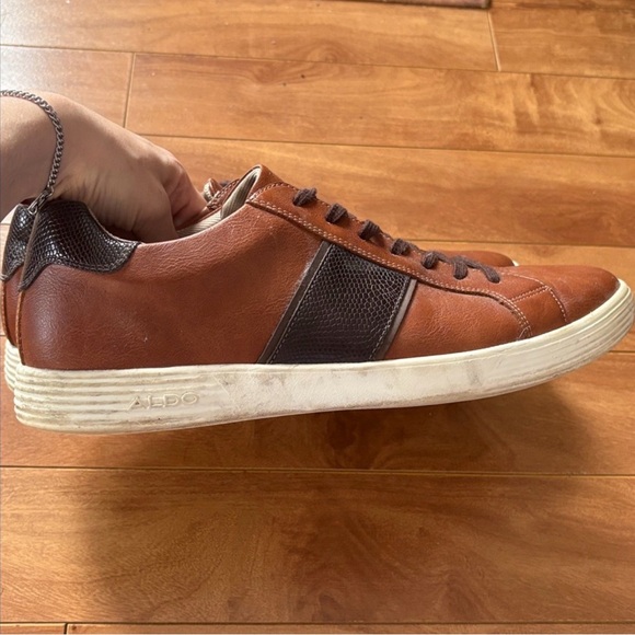 Men's Brown Leather Casual Sneakers - Classic Lace-Up - Picture 3 of 6
